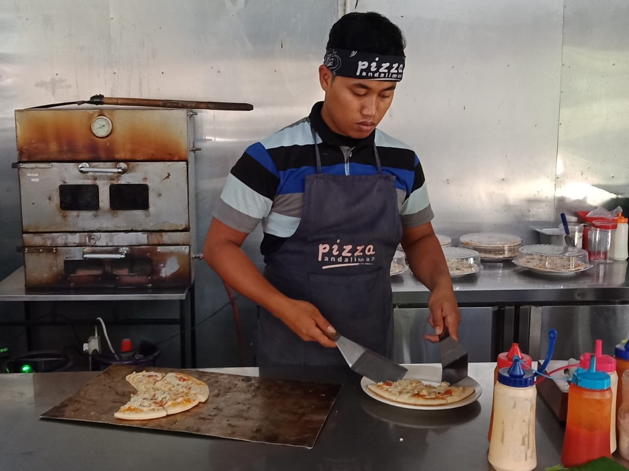 Berkunjung ke Danau Toba, ada Pizza Andaliman yang Menggetarkan Lidah Berkunjung ke Danau Toba, ada Pizza Andaliman yang Menggetarkan Lidah