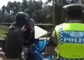 Viral, Razia Polisi 'Dikejutkan' oleh Jenazah Perempuan Pakai Helm