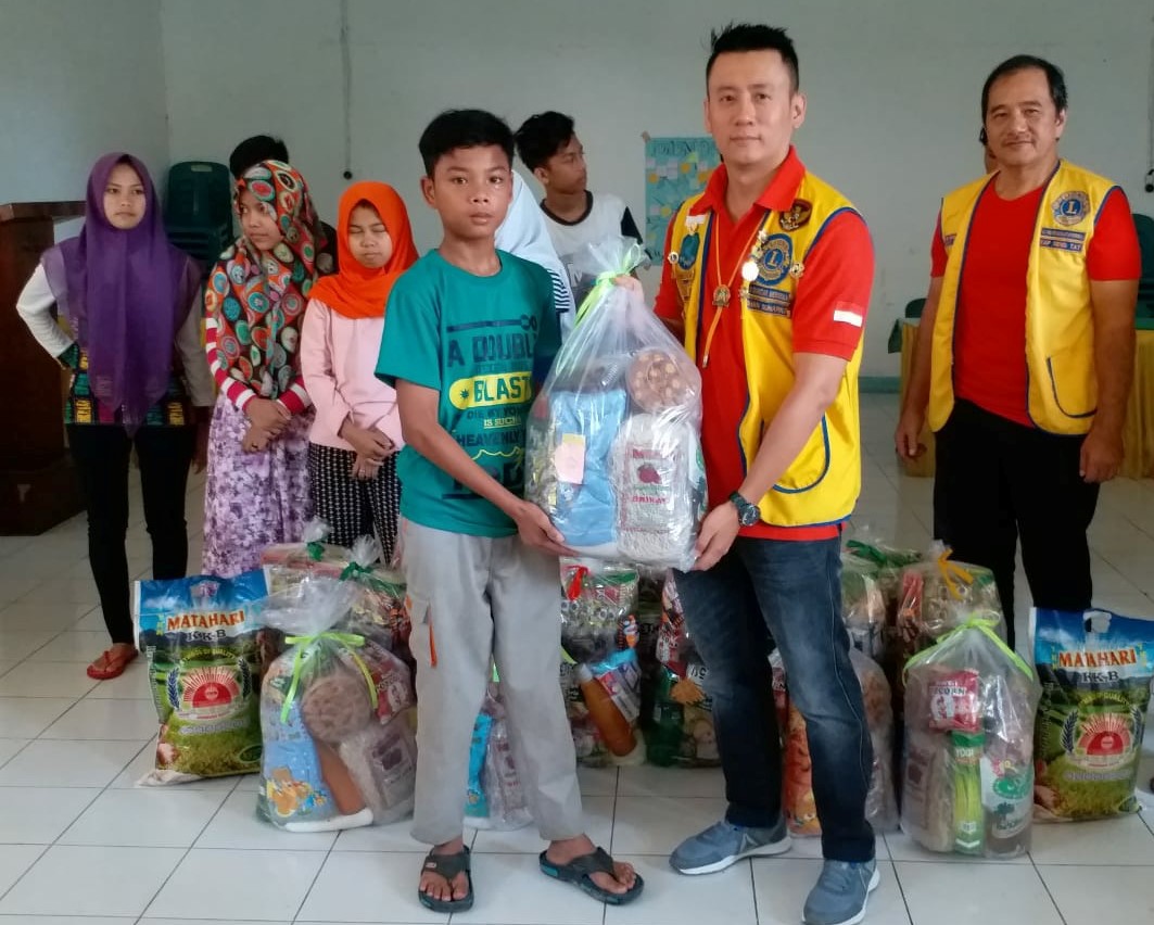 LionsClub Pematangsiantar Serahkan Bantuan Sosial ke Dua Panti Asuhan di Bulan Ramadhan