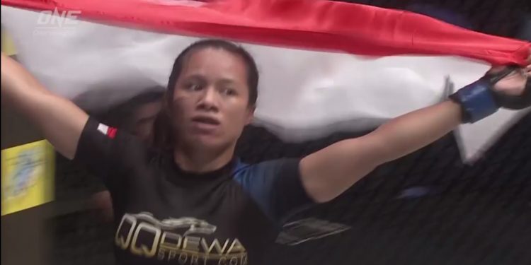 Salut! Pricilla Boru Lumban Gaol asal Dolok Sanggul ini Kibarkan Bendera Merah Putih Di Myanmar... Salut! Pricilla Boru Lumban Gaol asal Dolok Sanggul ini Kibarkan Bendera Merah Putih Di Myanmar...