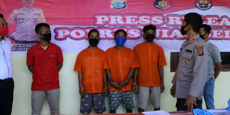 Kapolres Nias Selatan AKBP I Gede Nakti,  Senin (8/6) menggelar konfrensi pers terkait pengungkapan kasus