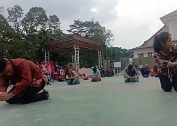Pelantikan Presiden RI Disambut Tortor Sombah di Siantar