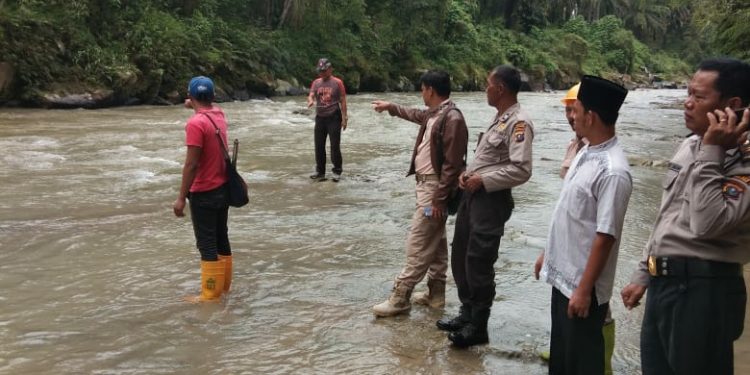 Dibonceng Naik Sepedamotor dari Pekuburan, Suken Ditemukan Tewas di Sungai Bah Kisat