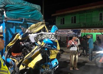 Hindari Pejalan Kaki, Truk Tabrak Truk, Yonri Sinaga Tewas Terjepit
