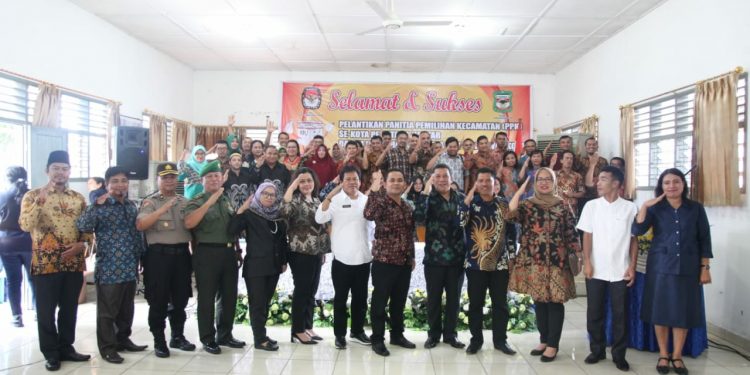 40 PPK se-Kota Siantar Dilantik, Pj Sekda Berpesan Bekerjalah Profesional 40 PPK se-Kota Siantar Dilantik, Pj Sekda Berpesan Bekerjalah Profesional