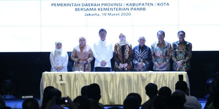 Bupati Asahan Tandatangani Komitmen Penyelenggaraan MPP Bupati Asahan Tandatangani Komitmen Penyelenggaraan MPP