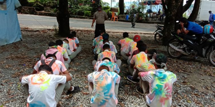 Sekelompok Pelajar asal Dairi Dipulangkan dari Samosir