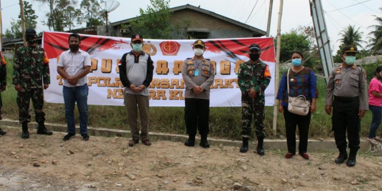 Polres dan BPBD Siantar Buka Dapur Umum, Bagikan Nasi Bungkus ke Warga