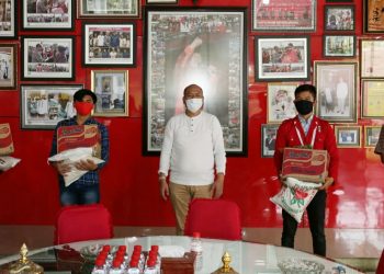 Bupati Taput Bantu 164 Mahasiswa dari Luar Taput yang Tidak Pulang Kampung