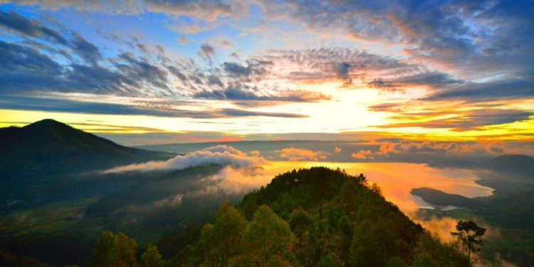 Menparekraf Sambut Baik Danau Toba Ditetapkan Sebagai Unesco Global Geopark
