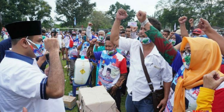 Bukti Melayani Rakyat, Hasim-TPS Datangi Barisan Tim Pemenangan dan Serahkan SK Bukti Melayani Rakyat, Hasim-TPS Datangi Barisan Tim Pemenangan dan Serahkan SK