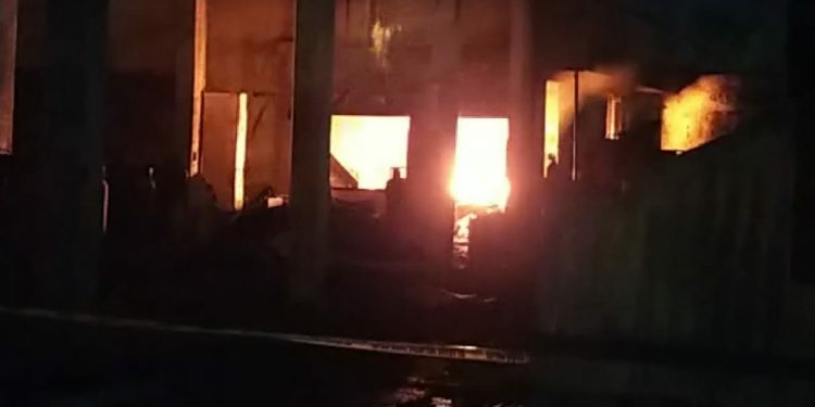 Jelang Tengah Malam, Muncul Kobaran Api di Lokasi Bekas Kebakaran di Jalan Panyabungan