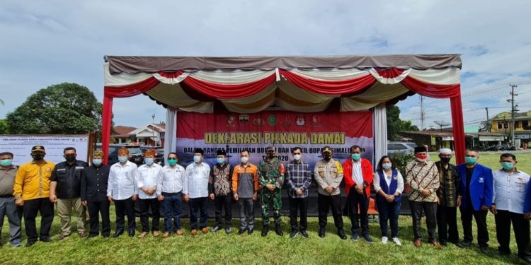 Polres Simalungun Gelar Deklarasi Pilkada Damai dan Doa Bersama Polres Simalungun Gelar Deklarasi Pilkada Damai dan Doa Bersama