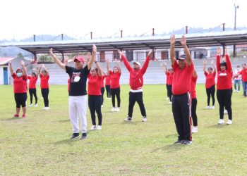 Bupati Taput Ikuti Senam Sehat Peningkat Imun DPC PDI Perjuangan