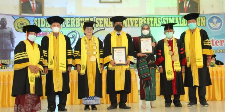 USI Gelar Wisuda 102 Sarjana dan Magister Sains USI Gelar Wisuda 102 Sarjana dan Magister Sains