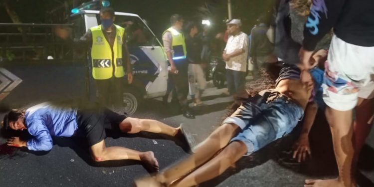 Tiga Pelajar SMP di Siantar Kecelakaan Sepedamotor, Stoner Pasaribu Terkapar di Jalan Tiga Pelajar SMP di Siantar Kecelakaan Sepedamotor, Stoner Pasaribu Terkapar di Jalan