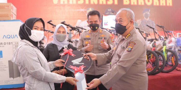Ikut Vaksin di Tanjungbalai, Dapat Paket Sembako dari Kapolda Sumut dan Lucky Draw Sepedamotor
