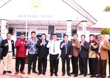 Hadiri Reuni Akbar Alumni SMA Swasta GKPS 1 Pamatang Raya, Bupati Simalungun Ajak Alumni Tingkatkan SDM Melalui Sektor Pendidikan