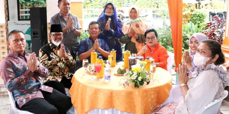 Bupati Simalungun dan Istri Hadiri Acara Halal bi Halal Yang Dilaksanakan Wakil Bupati