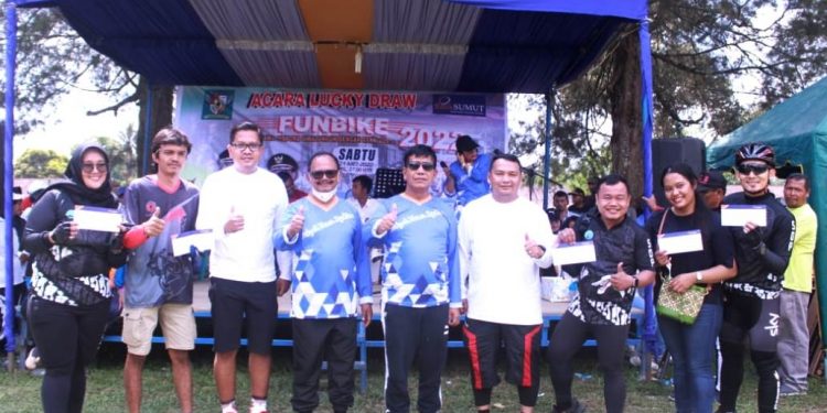 Mudahkan Pembayaran Pajak, Pemkab Simalungun Bersama Bank Sumut Resmikan Tapping Box dan Sumut Link