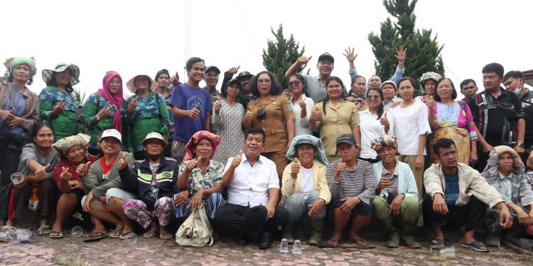 Bupati Simalungun Lakukan Peletakan Batu Pertama Perbaikan Makam DR (HC) Drs Djabanten Damanik