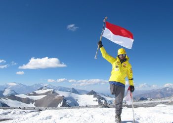 Di Hari Kemerdekaan, Sabar Gorky Dengan Satu Kaki Akan Kibarkan Bendera Indonesia di Puncak Gunung Tertinggi Eropa