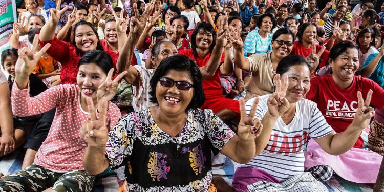 Disambut Warga Dengan Lagu Tangiang Ni Dainang, Langkah Kaki Sihar Pun Kaku Disambut Warga Dengan Lagu Tangiang Ni Dainang, Langkah Kaki Sihar Pun Kaku
