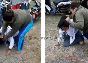 Viral, Dua Cewek SMA Adu Jotos Rebutan Cowok. Gak Kuat Melihat, Si Cowok Kabur!