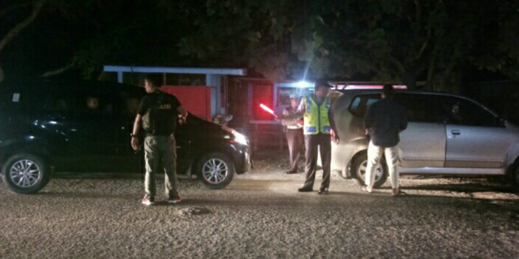 Cegah Teror, Polsek Perdagangan Gelar Razia di Perbatasan