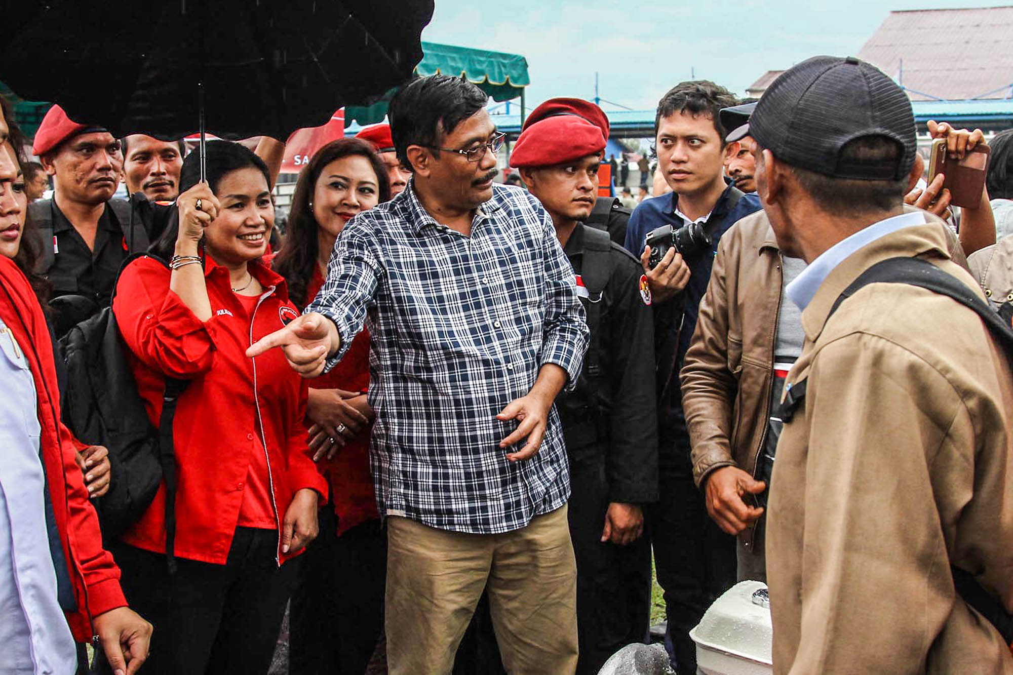 Djarot: Pilkada Ini Jangan Dibawa Marah-marah Djarot: Pilkada Ini Jangan Dibawa Marah-marah