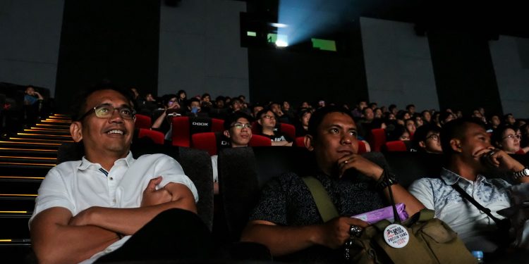 Nonton Film Black Panther di Medan, Sihar Sitorus Jadi Pusat Perhatian Nonton Film Black Panther di Medan, Sihar Sitorus Jadi Pusat Perhatian