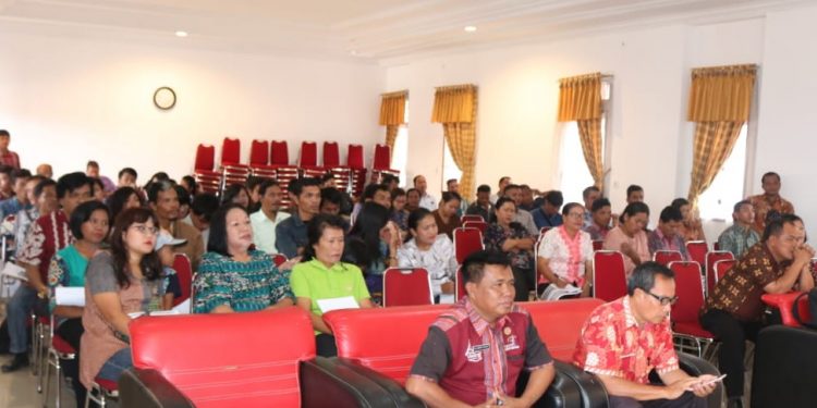 Pemkab Samosir Gelar Sosialisasi Empat Pilar Kebangsaan di Hotel Dainang Pemkab Samosir Gelar Sosialisasi Empat Pilar Kebangsaan di Hotel Dainang