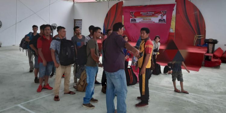 Rombongan TKI Ilegal dari Malaysia Diciduk, Ada Balita dan Sabu 2 Kilo Rombongan TKI Ilegal dari Malaysia Diciduk, Ada Balita dan Sabu 2 Kilo