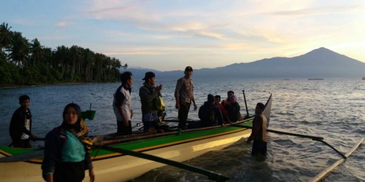 Kapal Berkah Saudara Tenggelam, Ini Daftar Penumpangnya... Kapal Berkah Saudara Tenggelam, Ini Daftar Penumpangnya...