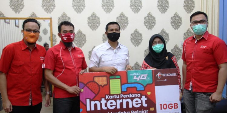 Walikota Siantar: Terima Kasih Telkomsel yang Bagikan Kuota Internet 10 GB bagi Pelajar