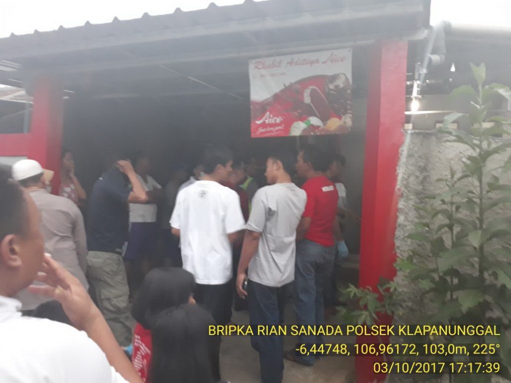 Geger, Sekeluarga Tewas Membusuk Di Rumah Kontrakan