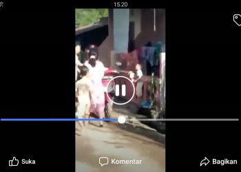 Emak-Emak Ribut Dengan Tetangga Telan Korban Jiwa. Video perkelahiannya pun viral...