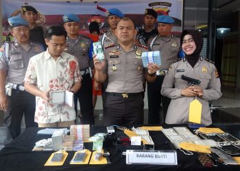 Dooor!!! Sehari Setelah Beraksi, Pelaku Pencurian di Perumahan Elite Ditembak Polisi. Pelakunya Ternyata…