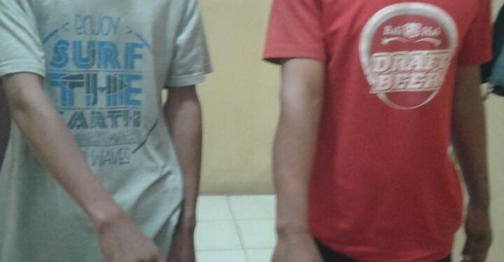 Bawa Sabu di Depan Rumah Ibadah, Pria ini Ditangkap. Penggali Kuburan Pun Terseret Dibuatnya Bawa Sabu di Depan Rumah Ibadah, Pria ini Ditangkap. Penggali Kuburan Pun Terseret Dibuatnya