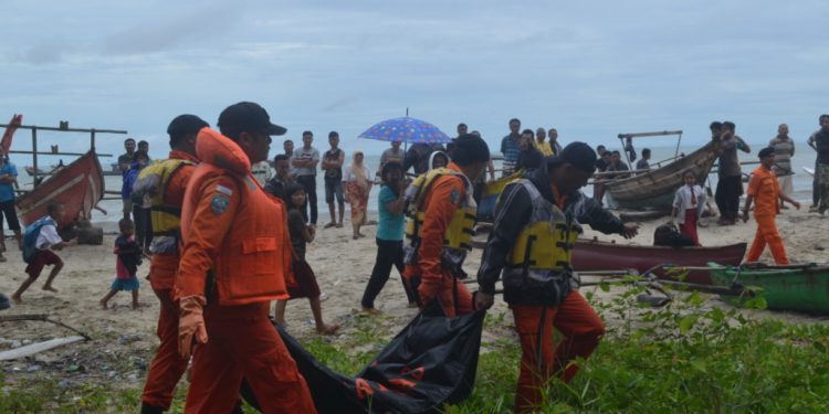 Tiga Hari Pergi Melaut, Nelayan ini Pulang Tinggal Nama Tiga Hari Pergi Melaut, Nelayan ini Pulang Tinggal Nama