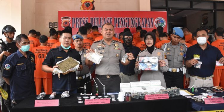 Polres Bogor Bongkar Jaringan Narkoba, Empat Puluh Orang Tersangka Diamankan Polres Bogor Bongkar Jaringan Narkoba, Empat Puluh Orang Tersangka Diamankan