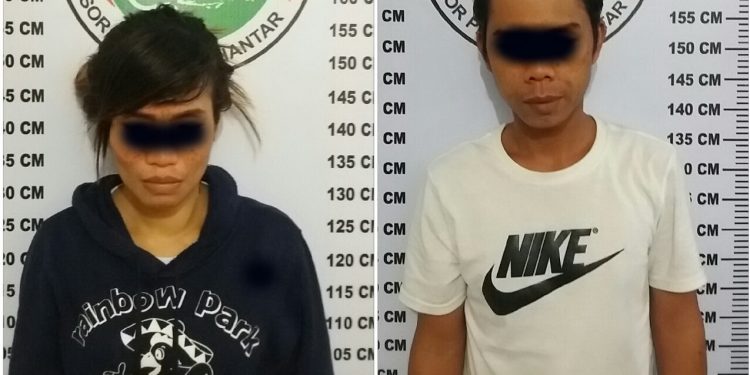 Seorang Pria dan Wanita Pekerja Salon Tercyduk Ngisap di Kamar Kos Seorang Pria dan Wanita Pekerja Salon Tercyduk Ngisap di Kamar Kos