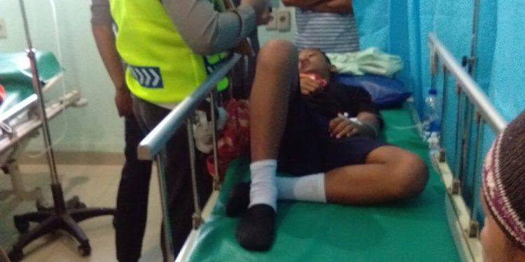 Tak Punya SIM, Siswa SMP Tabrak Pasutri yang Berboncengan Tak Punya SIM, Siswa SMP Tabrak Pasutri yang Berboncengan