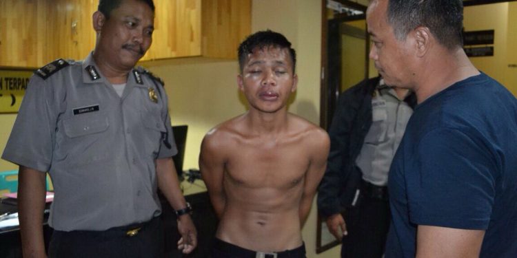 Jambret Nyaris Dibakar Warga, Sebelumnya Seorang Wanita Tewas Dijambret di Jalan yang sama... Jambret Nyaris Dibakar Warga, Sebelumnya Seorang Wanita Tewas Dijambret di Jalan yang sama...