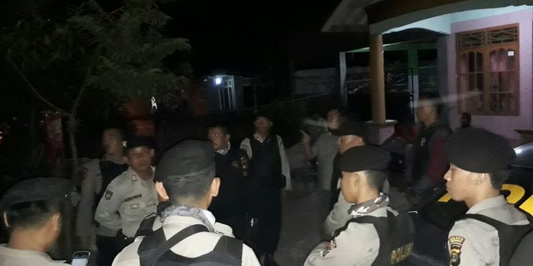 Bentrok Warga, Polisi Temukan Potongan Jempol dan Sajam di Lokasi... Bentrok Warga, Polisi Temukan Potongan Jempol dan Sajam di Lokasi...