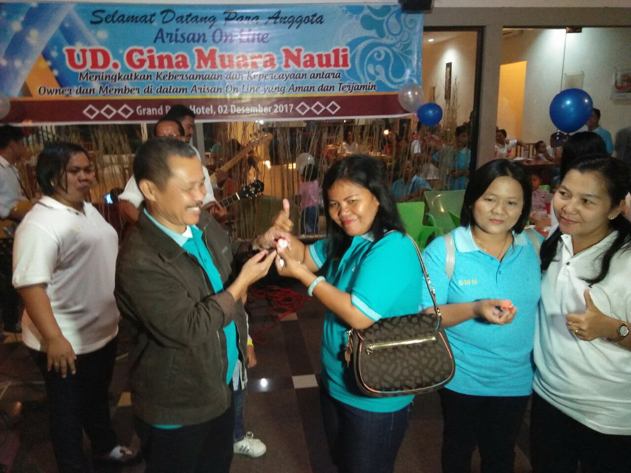 Meriahnya Arisan Online GMN, Emak-emak Jaman Now... Meriahnya Arisan Online GMN, Emak-emak Jaman Now...