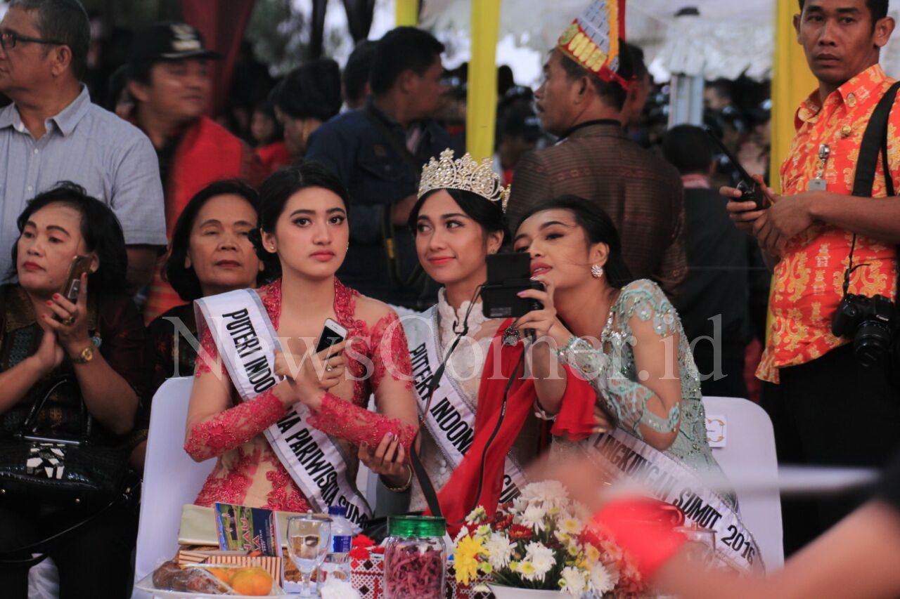 Serba-serbi Festival Danau Toba (FDT) 2017. Ini Foto-foto Menariknya ...