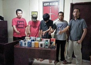 Bobol Counter HP, Dua Pria Diringkus Polisi.Pelaku sempat bawa pulang 35 HP...
