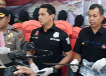 Tak Terima Ditilang, Tiga Pria Keroyok Seorang Perwira Polisi Bermarga Simanjuntak..