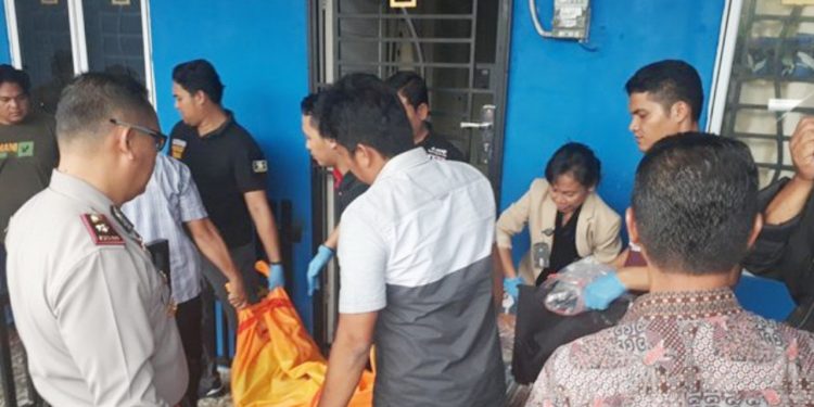 Deli Cinta Sihombing Dibunuh? Ditemukan Tewas dengan Kaki dan Tangan Terikat... Deli Cinta Sihombing Dibunuh? Ditemukan Tewas dengan Kaki dan Tangan Terikat...